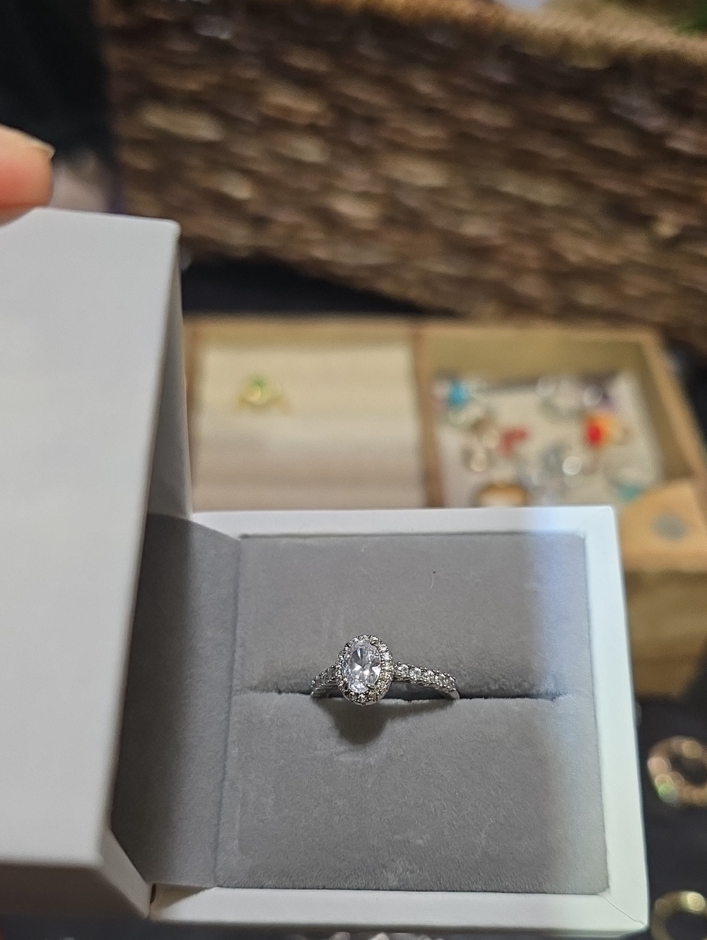 Assorted Costume Stone Rings - Picture 4 of 6